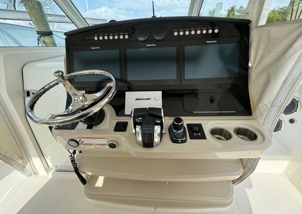 Boston Whaler 420 Outrage image