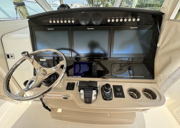 Boston Whaler 420 Outrage image