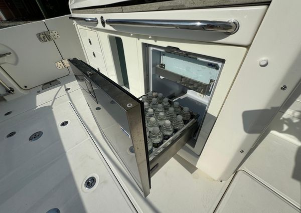 Boston Whaler 420 Outrage image