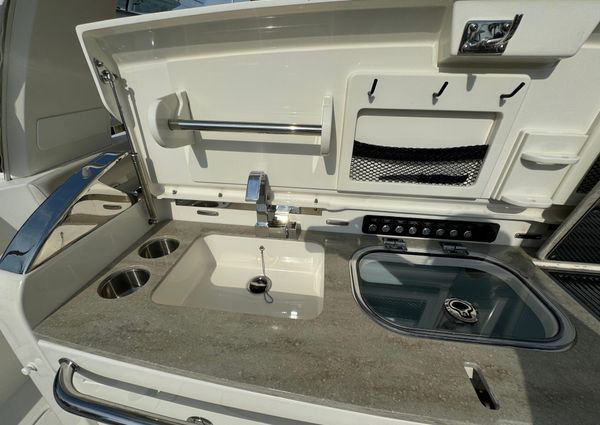 Boston Whaler 420 Outrage image