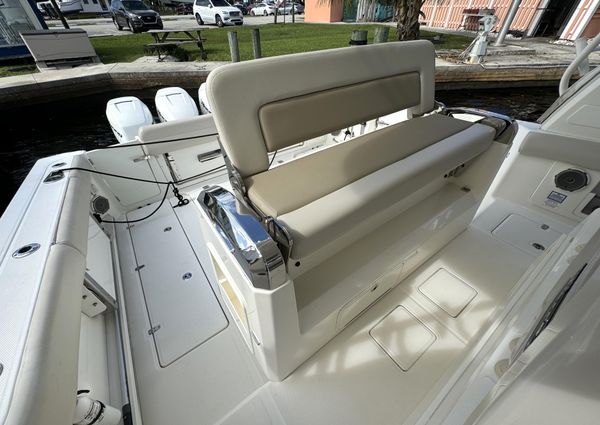 Boston Whaler 420 Outrage image