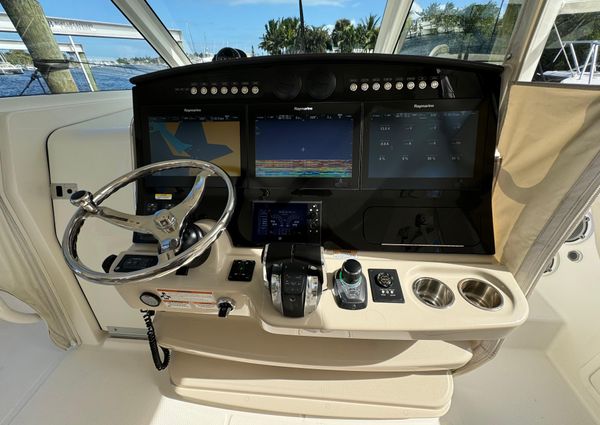 Boston Whaler 420 Outrage image