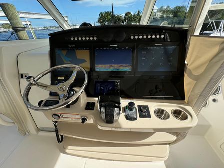 Boston Whaler 420 Outrage image