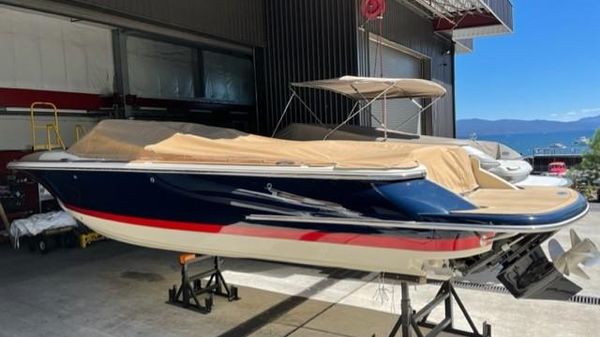 Chris-Craft Launch 27