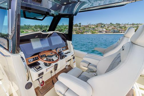 Chris-Craft Center Console image