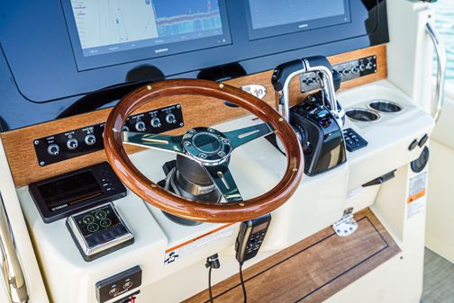 Chris-Craft Center Console image