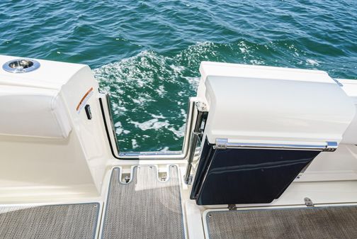 Chris-Craft Center Console image