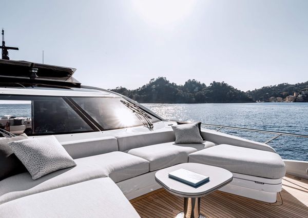 Azimut S8 image