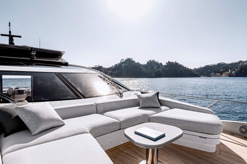 Azimut S8 image