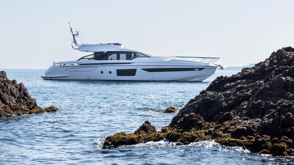 Azimut S8 