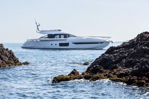 Azimut S8 image