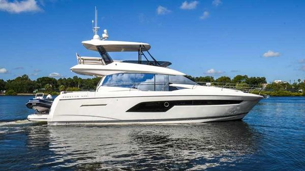 Prestige 520 Flybridge
