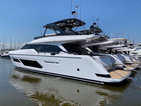 Ferretti Yachts 720 image