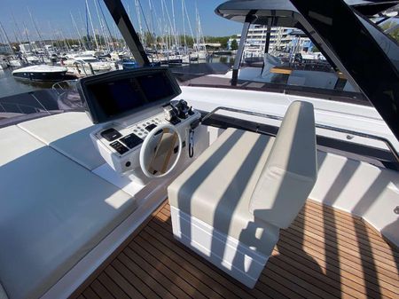 Ferretti Yachts 720 image