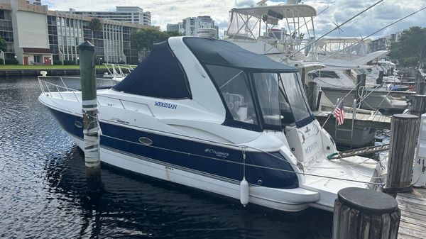 Cruisers Yachts 370 Express