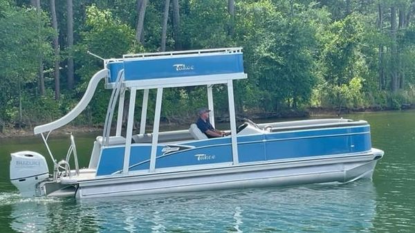 Tahoe Pontoon Cascade Funship