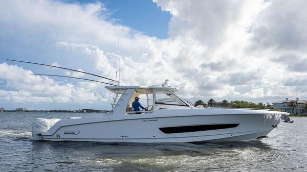 Boston Whaler 420 Outrage