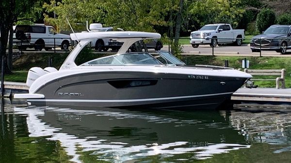 Regal 33 OBX