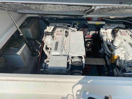 Sea Ray 370 Express Cruiser w 800 HRS image