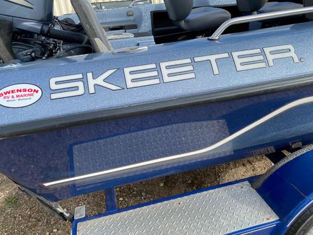 Skeeter WX-1880DC image