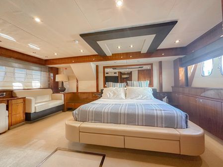 Sunseeker 86 Yacht image