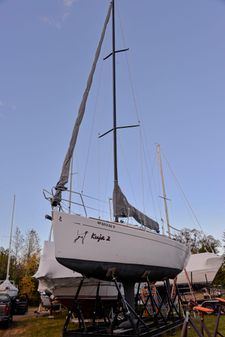 Beneteau First 10R image