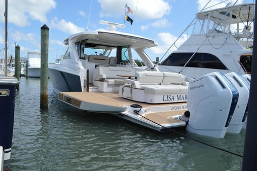 Tiara Yachts 48 LS image