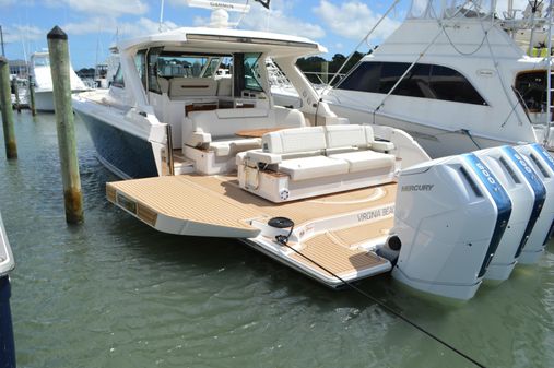 Tiara Yachts 48 LS image