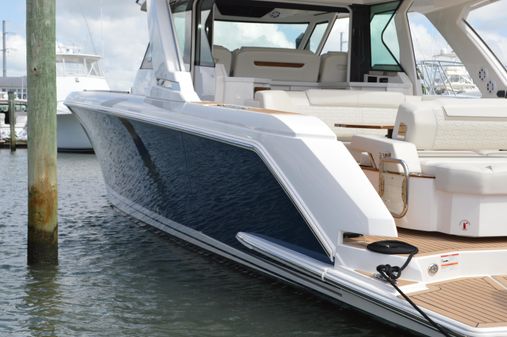 Tiara Yachts 48 LS image