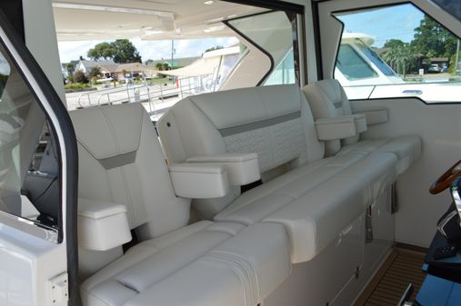 Tiara Yachts 48 LS image