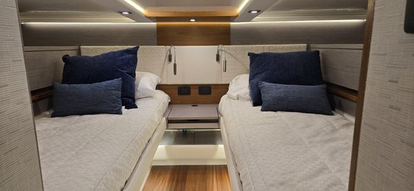 Tiara Yachts 48 LS image