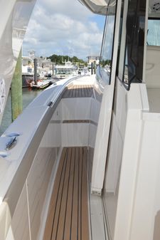 Tiara Yachts 48 LS image