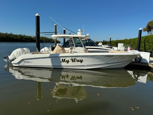 Boston-whaler OUTRAGE - main image