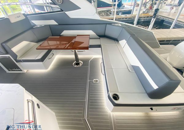 Cruisers Yachts 42 GLS OB image