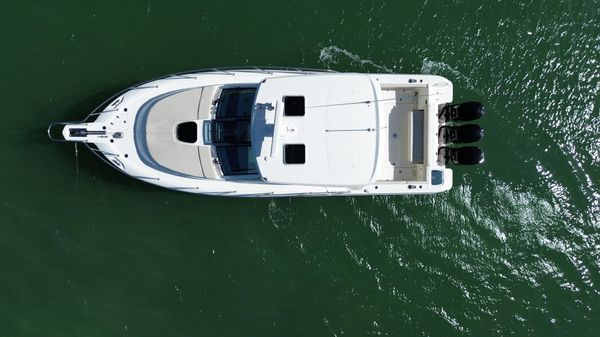 Boston Whaler 345 Conquest image