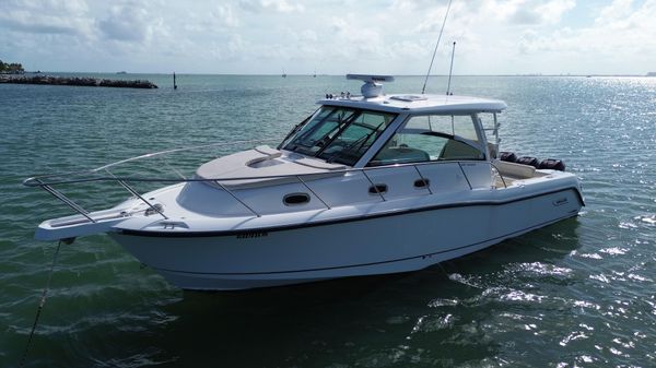 Boston Whaler 345 Conquest