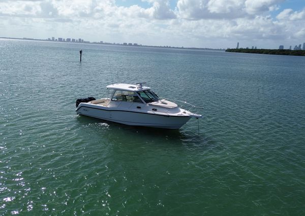 Boston Whaler 345 Conquest image