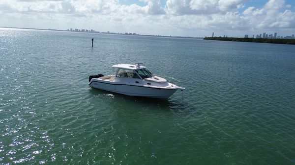 Boston Whaler 345 Conquest image