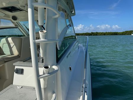 Boston Whaler 345 Conquest image