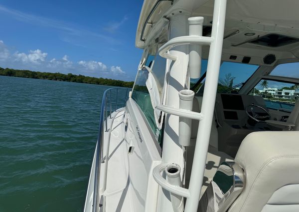 Boston Whaler 345 Conquest image