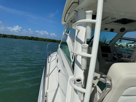 Boston Whaler 345 Conquest image