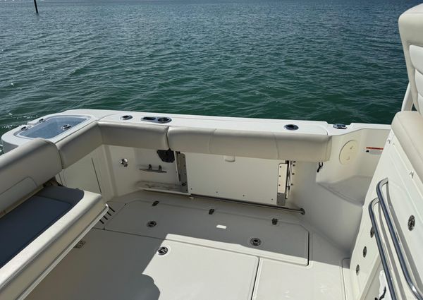 Boston Whaler 345 Conquest image