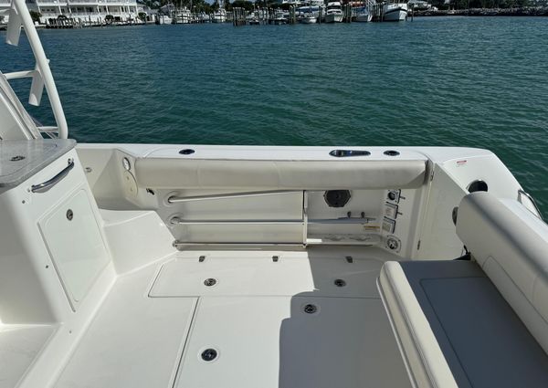 Boston Whaler 345 Conquest image