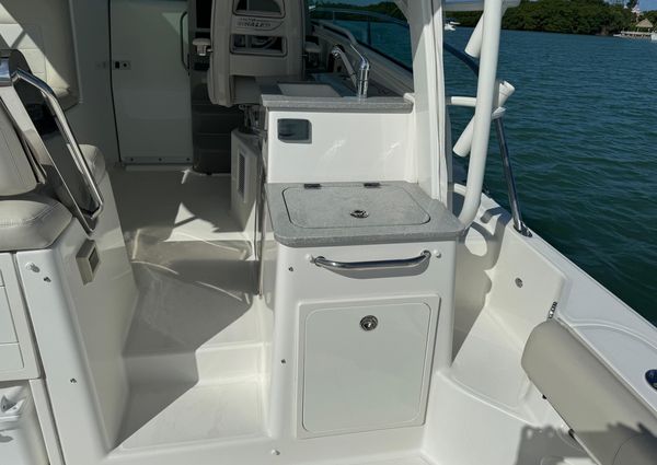 Boston Whaler 345 Conquest image