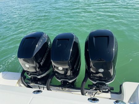 Boston Whaler 345 Conquest image