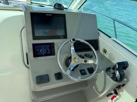 Boston Whaler 345 Conquest image