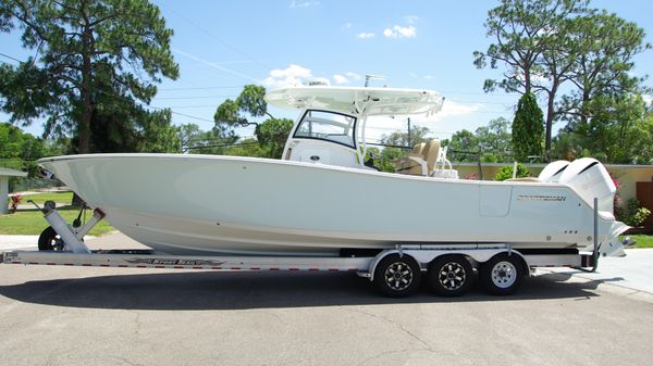 Sportsman 31 Center Console