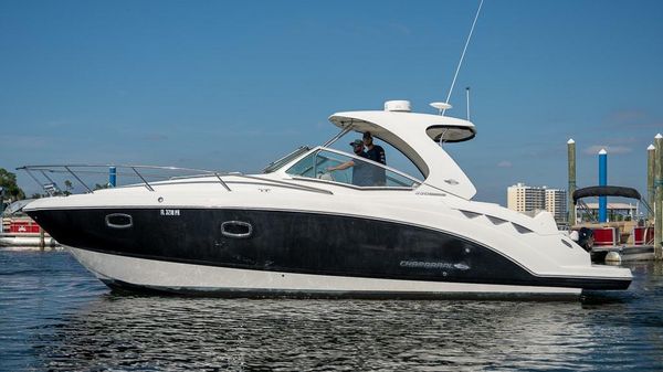 Chaparral 330 Signature