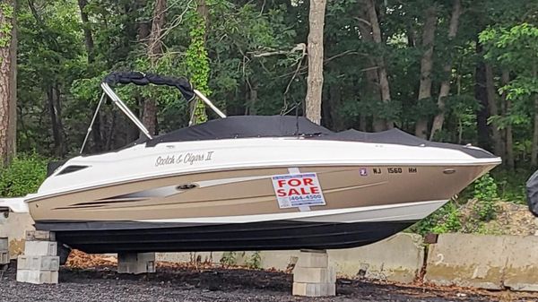 Sea Ray 240 Sundeck