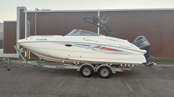 Hurricane SunDeck 2400 OB 